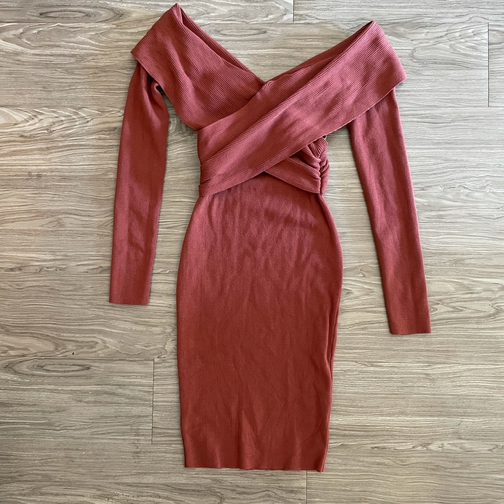 Windsor Brick Red Off the Shoulder Dress Size Small